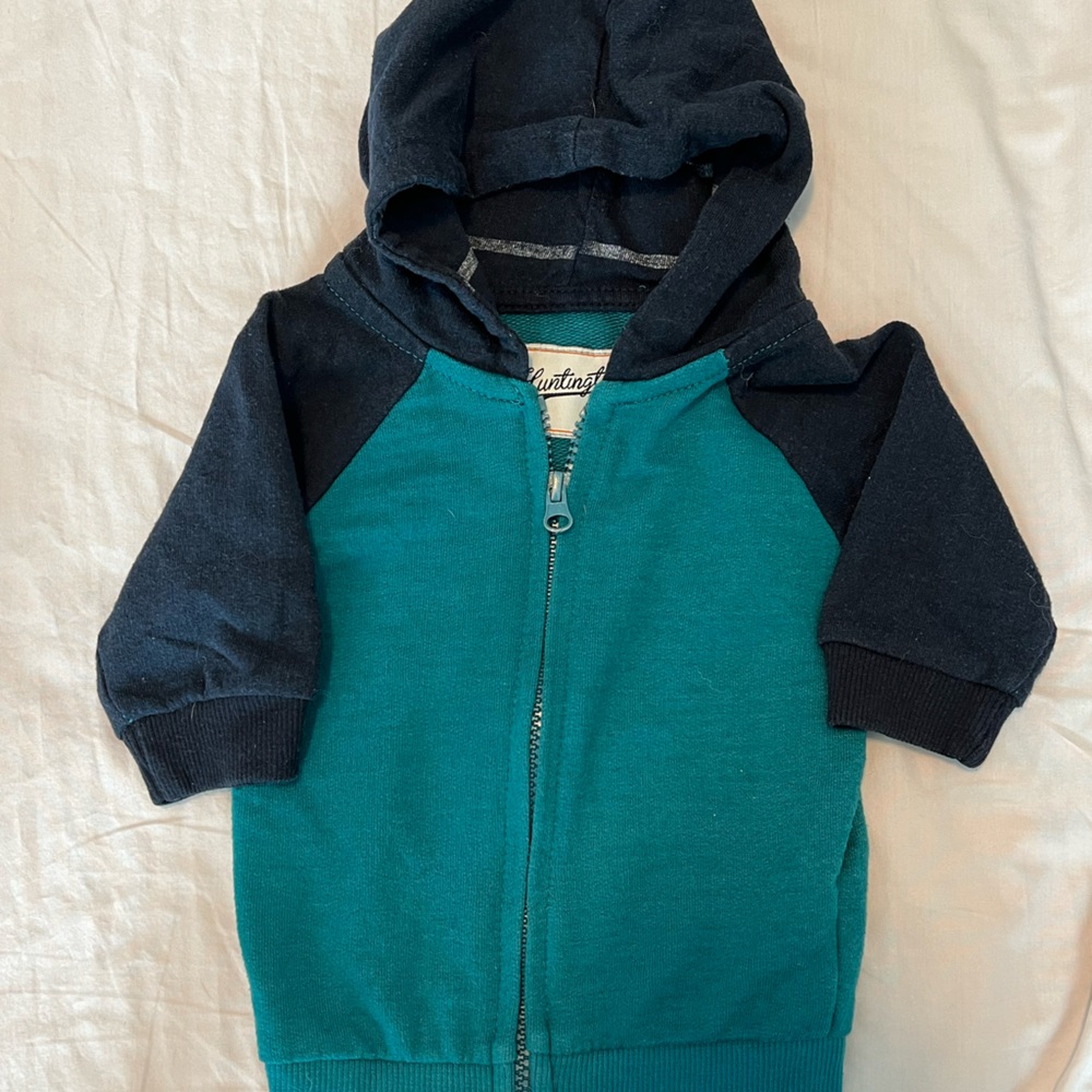 Matching sweat suit outfit, long sleeve zip with hood & pants, size 12 months